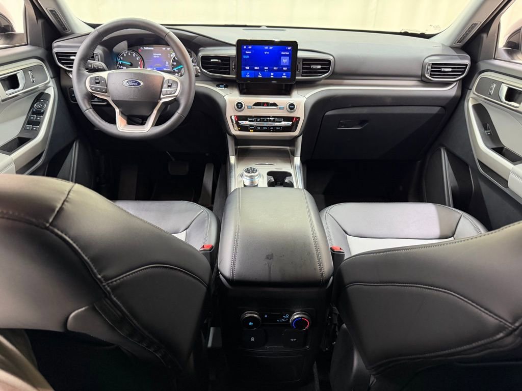 Used 2024 Ford Explorer XLT w/ Equipment Group 202A image 34