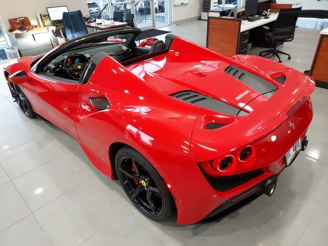 Used 2021 Ferrari F8 Tributo image 39