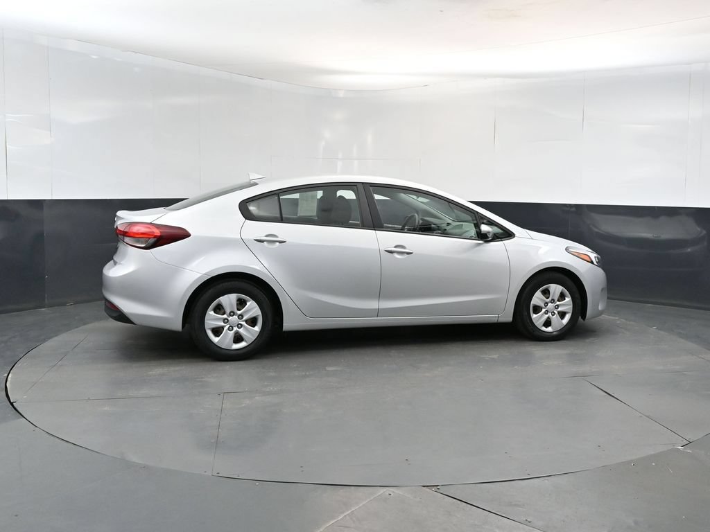 Used 2017 Kia Forte LX FWD image 6