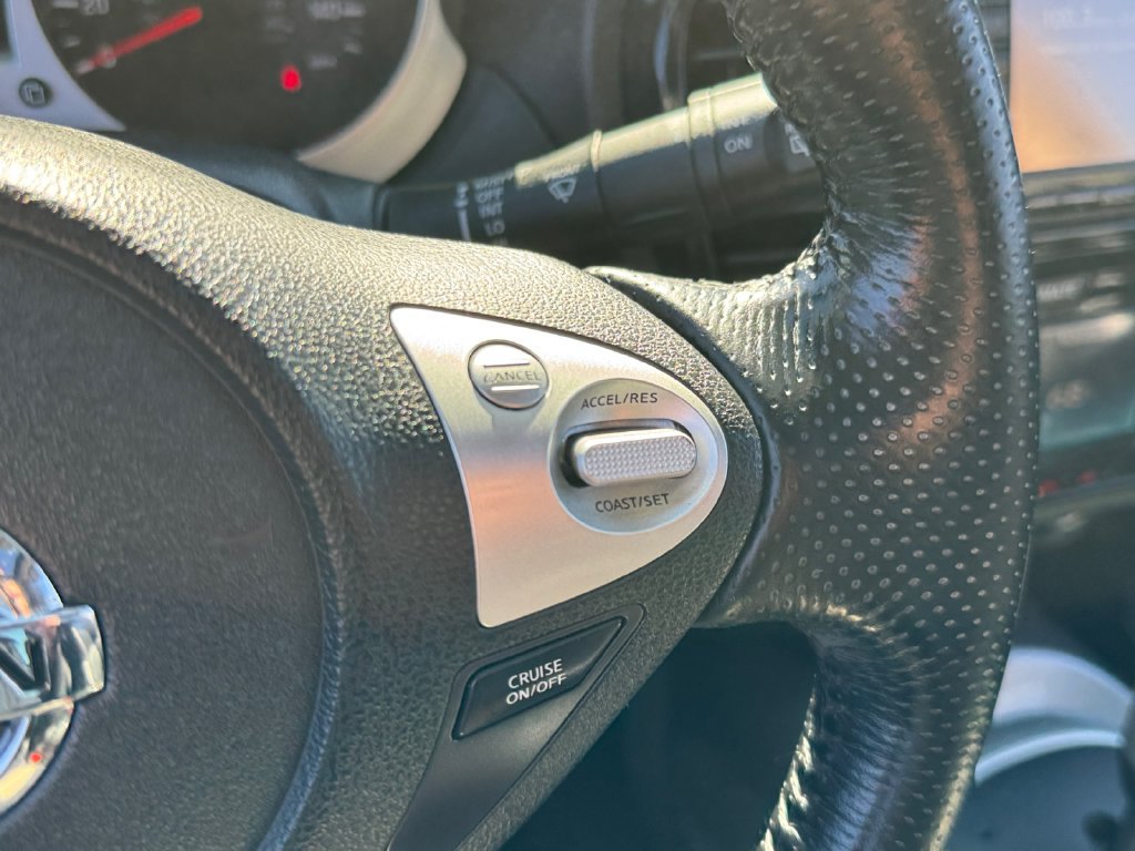 Used 2012 Nissan Juke SL FWD image 31
