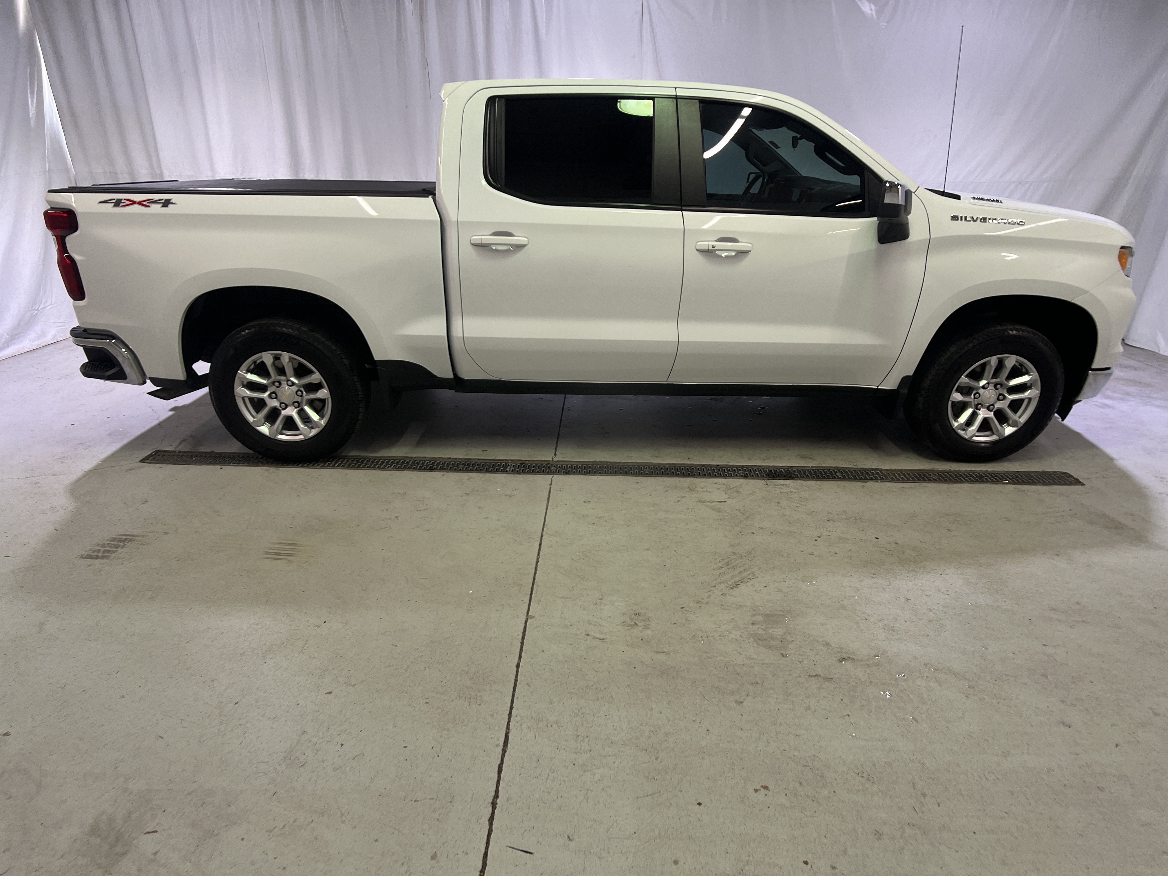 Certified 2023 Chevrolet Silverado 1500 LT AWD/4WD image 12