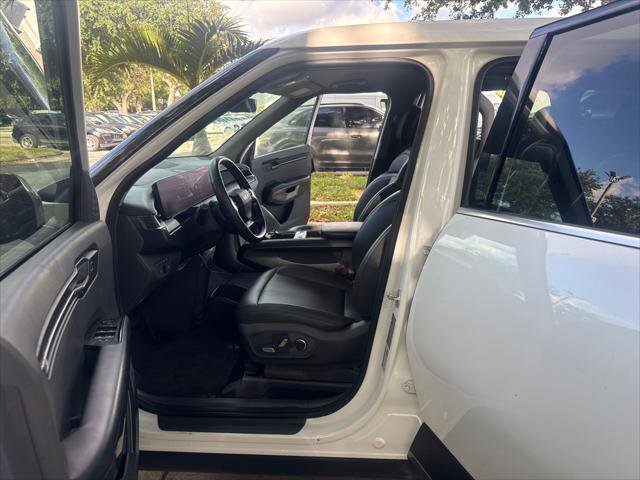 Used 2024 Kia EV9 Light Long Range RWD image 16