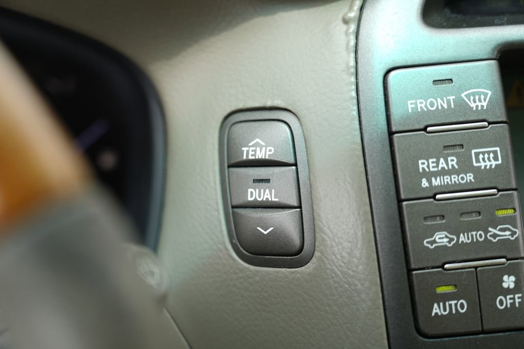Used 2005 Lexus LS 430 RWD image 49
