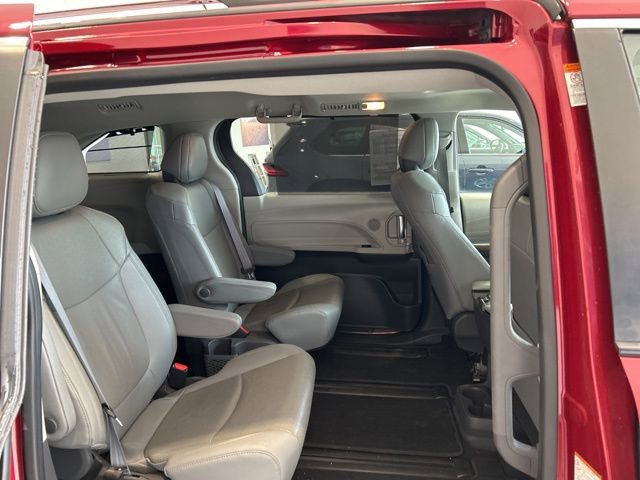 Used 2021 Toyota Sienna Limited AWD/4WD image 19