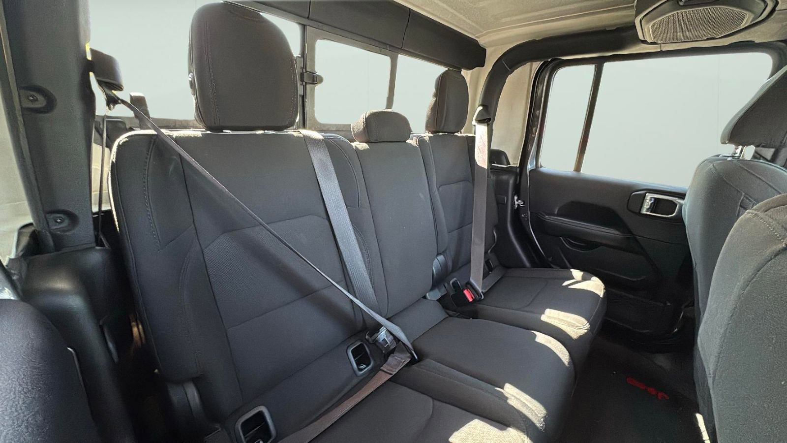 Used 2021 Jeep Gladiator Overland AWD/4WD image 25