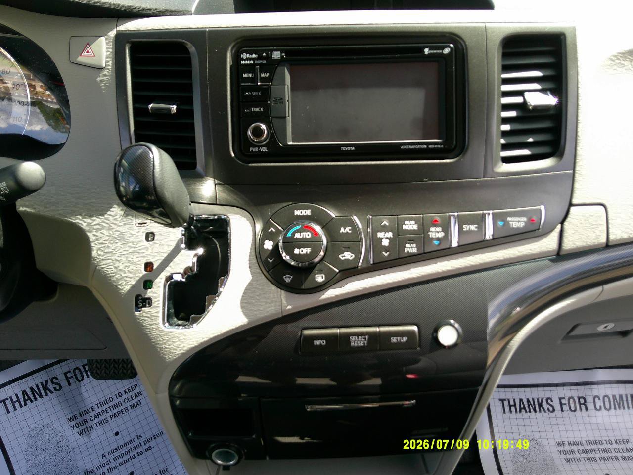 Used 2014 Toyota Sienna SE FWD image 16