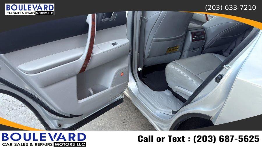 Used 2011 Toyota Highlander Limited w/ Tow Pkg AWD/4WD image 30