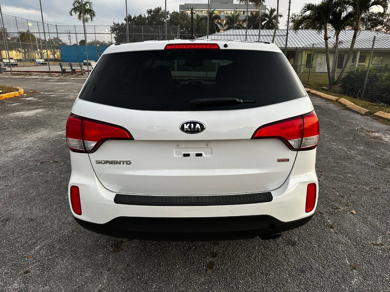 Used 2015 Kia Sorento LX image 7