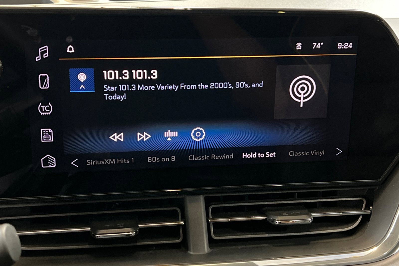 Used 2024 Chevrolet Trax ACTIV w/ Sunroof Package image 24