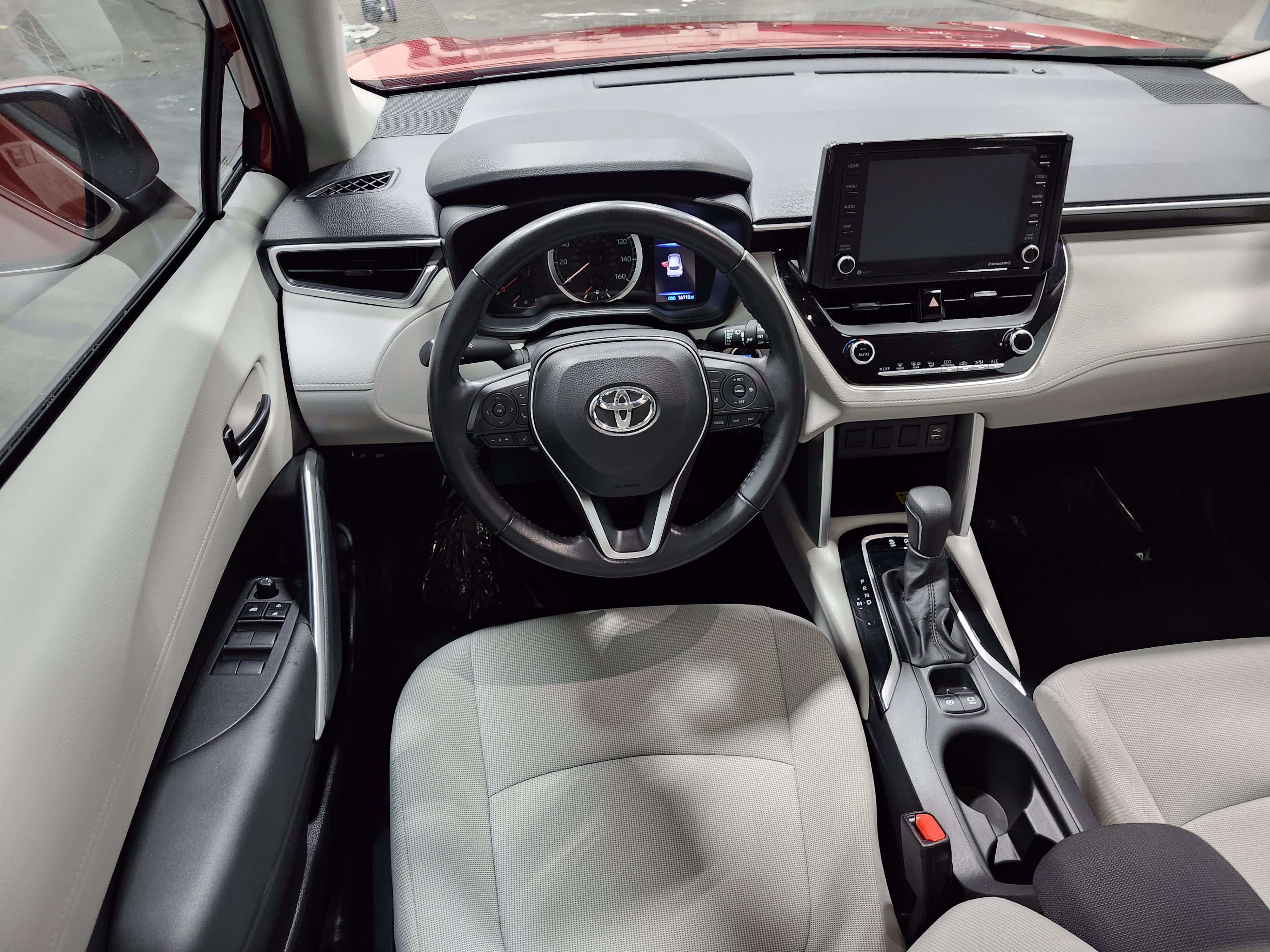 Used 2022 Toyota Corolla Cross LE FWD image 21