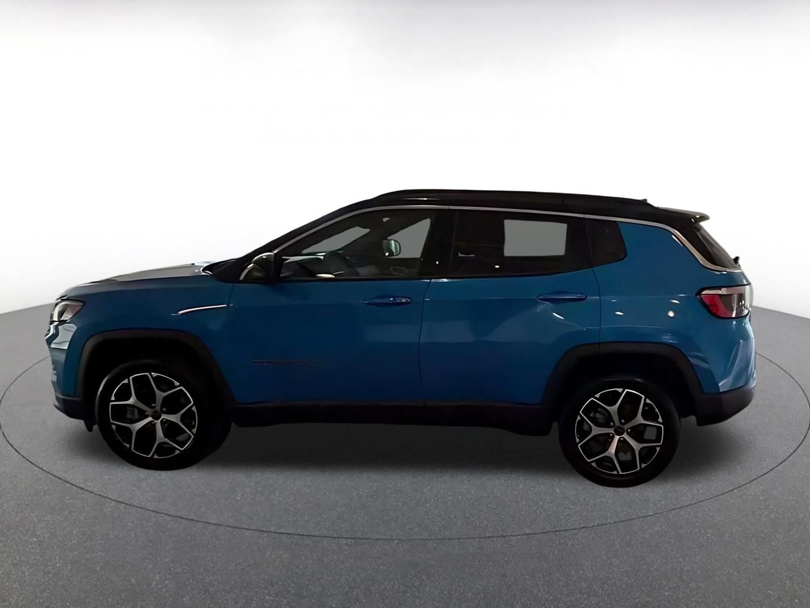 Used 2025 Jeep Compass Limited AWD/4WD image 7