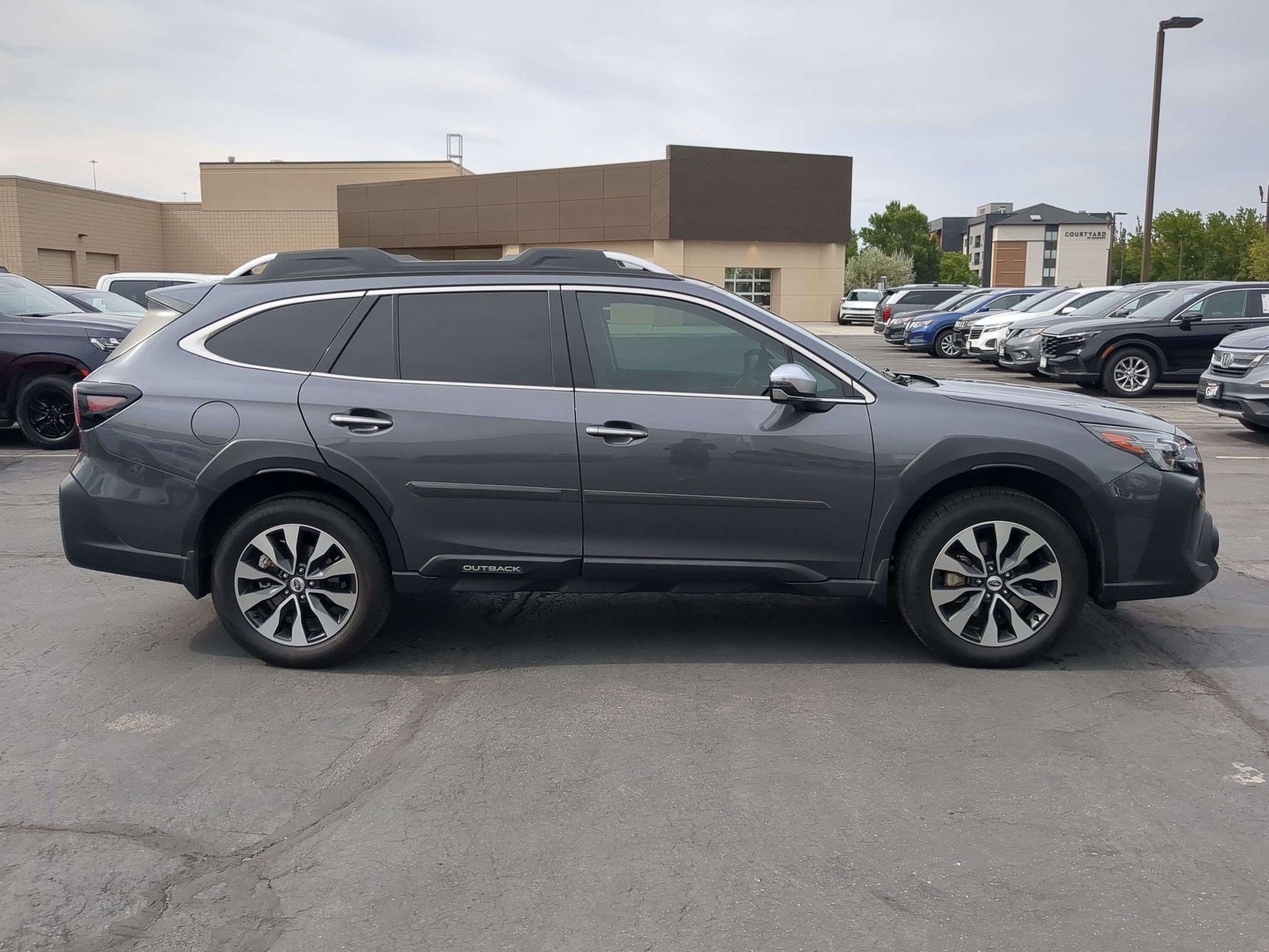 Used 2024 Subaru Outback Touring XT AWD/4WD image 2