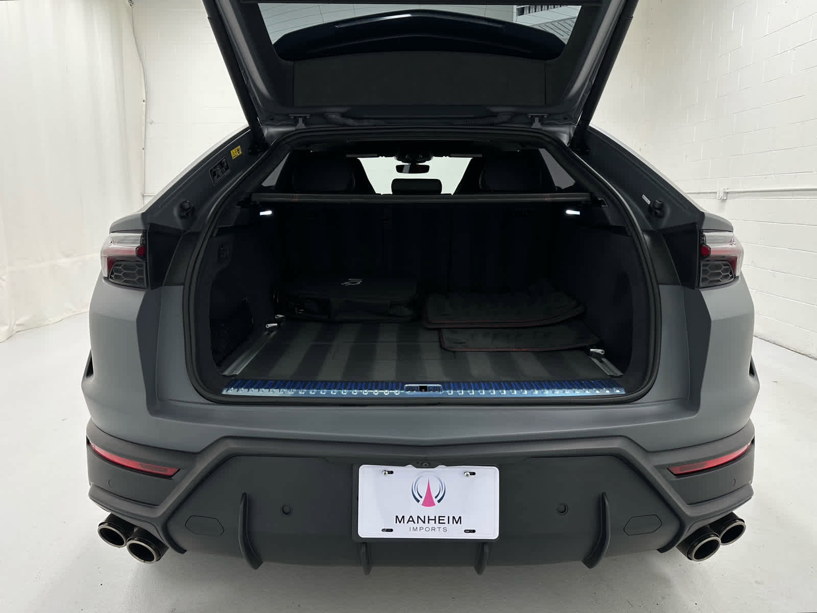 Used 2025 Lamborghini Urus SE image 43