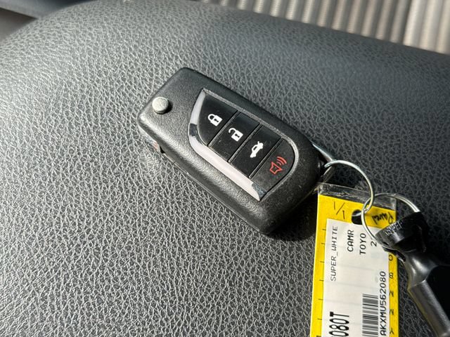 Used 2021 Toyota Camry SE FWD image 11