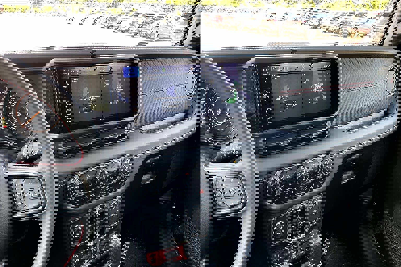 Used 2024 Jeep Wrangler Unlimited Rubicon w/ Convenience Group AWD/4WD image 7