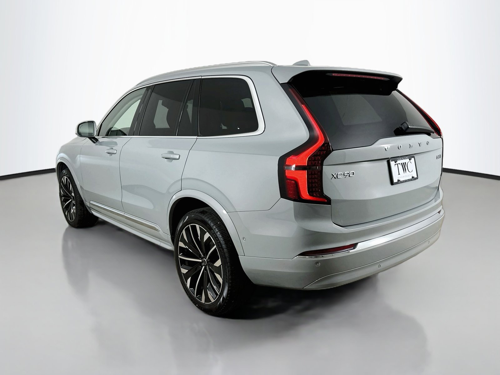 Certified 2026 Volvo XC90 B6 Ultra w/ Protection Package AWD/4WD image 7