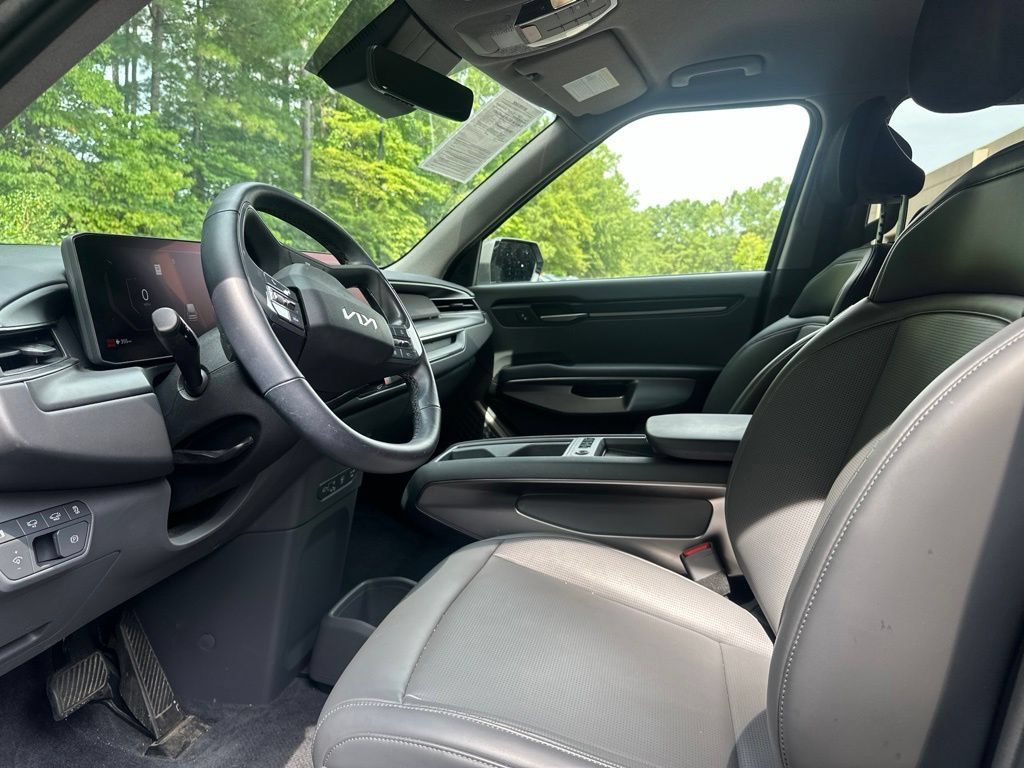 Used 2024 Kia EV9 Light Long Range RWD image 10