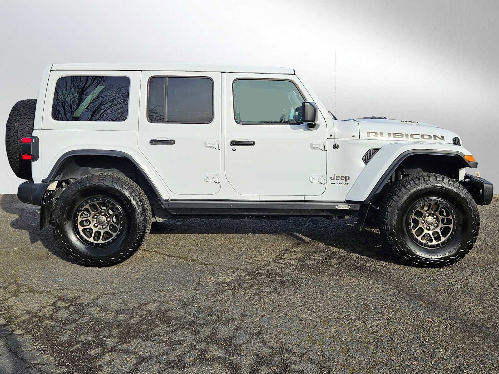 Used 2022 Jeep Wrangler Unlimited Rubicon w/ Xtreme Recon 35" Tire Package image 2