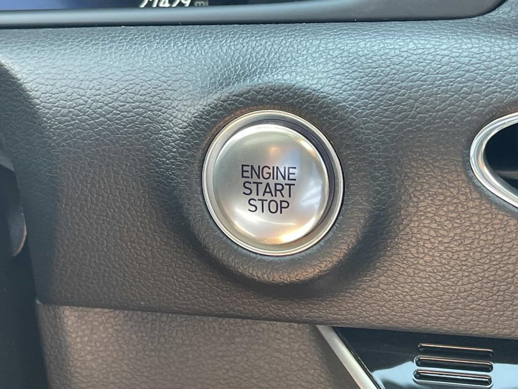 Used 2023 Hyundai Sonata SEL w/ Convenience Package FWD image 39