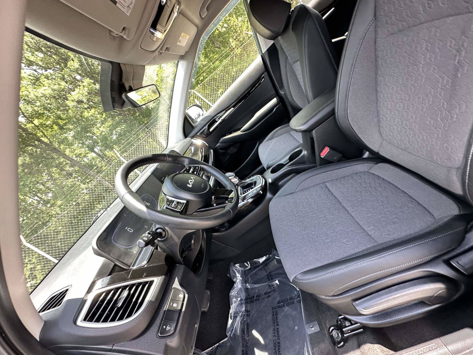 Used 2025 Kia Seltos S AWD/4WD image 19