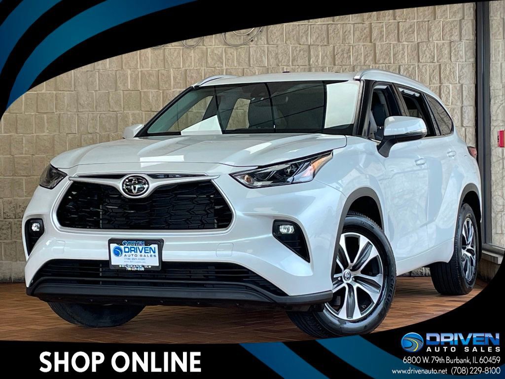 Used 2022 Toyota Highlander XLE AWD/4WD image 1
