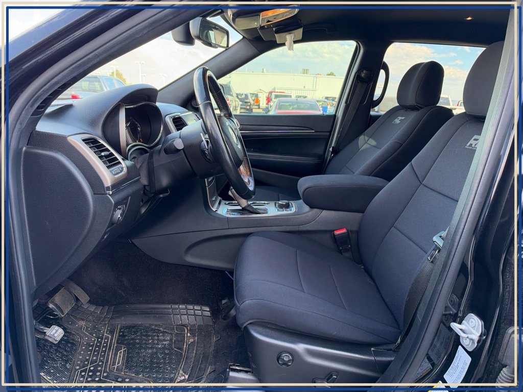 Used 2016 Jeep Grand Cherokee Limited AWD/4WD image 2