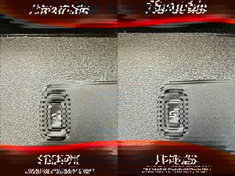 Used 2014 GMC Yukon XL Denali image 27