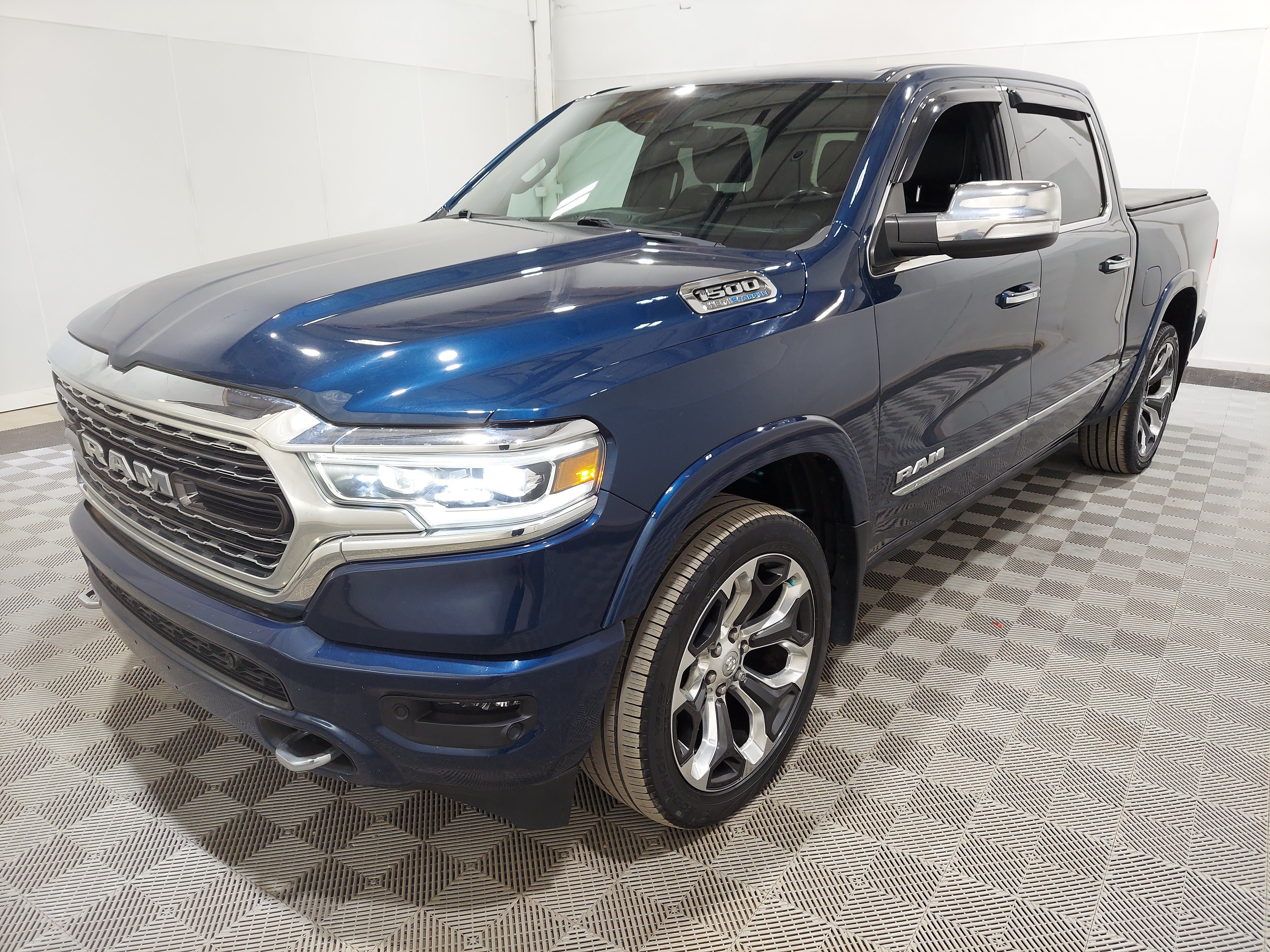 Used 2022 RAM 1500 Limited w/ Body-Colour Bumper Group