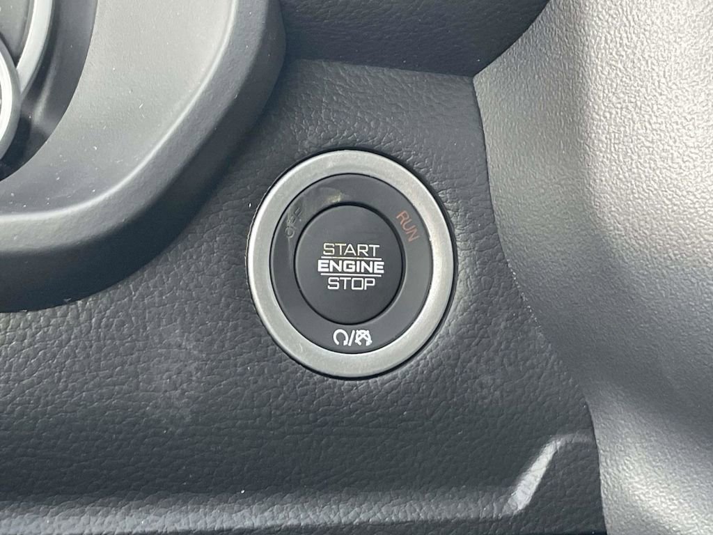 New 2026 RAM 1500 4x4 Crew Cab image 32