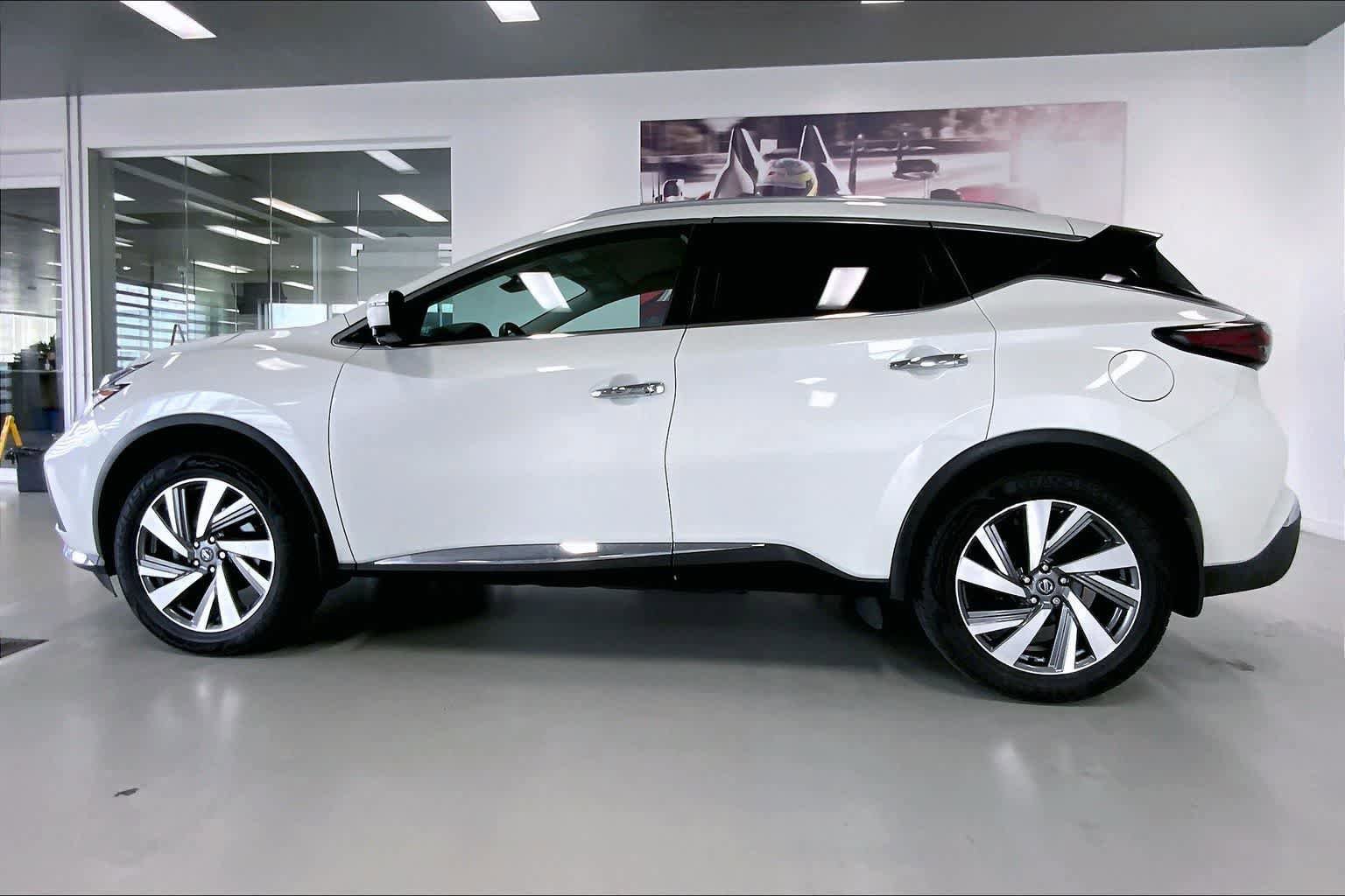 Used 2020 Nissan Murano SL image 3