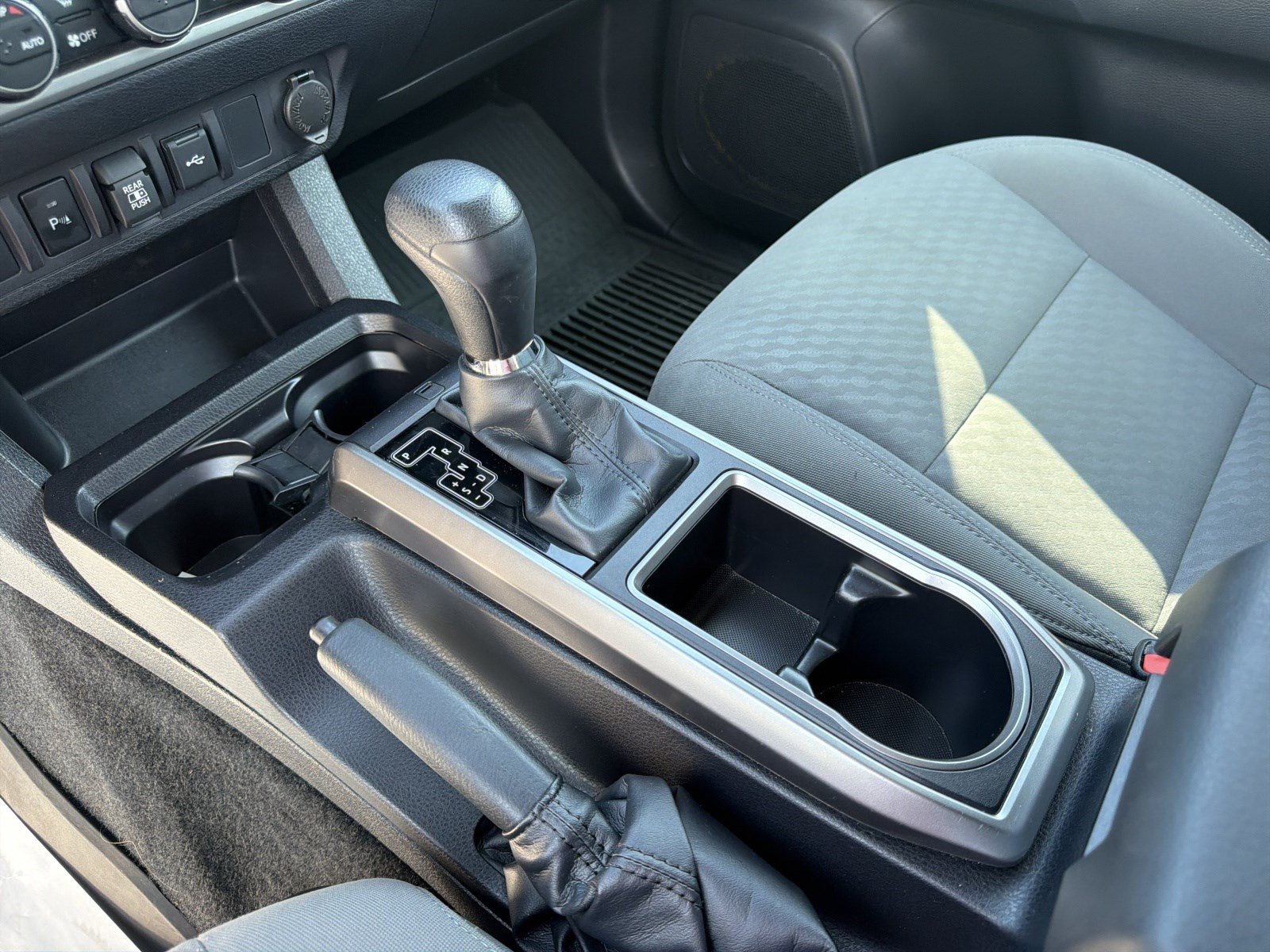 Used 2023 Toyota Tacoma SR5 RWD image 12