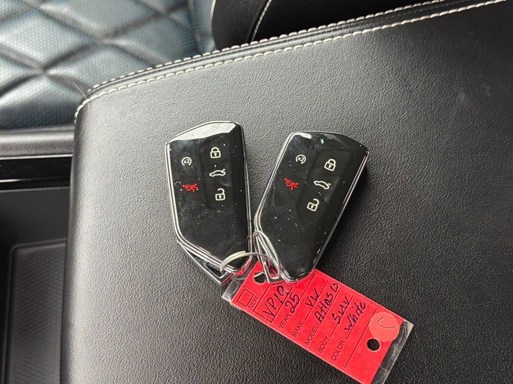 Used 2025 Volkswagen Atlas Cross Sport SEL Premium R-Line image 30