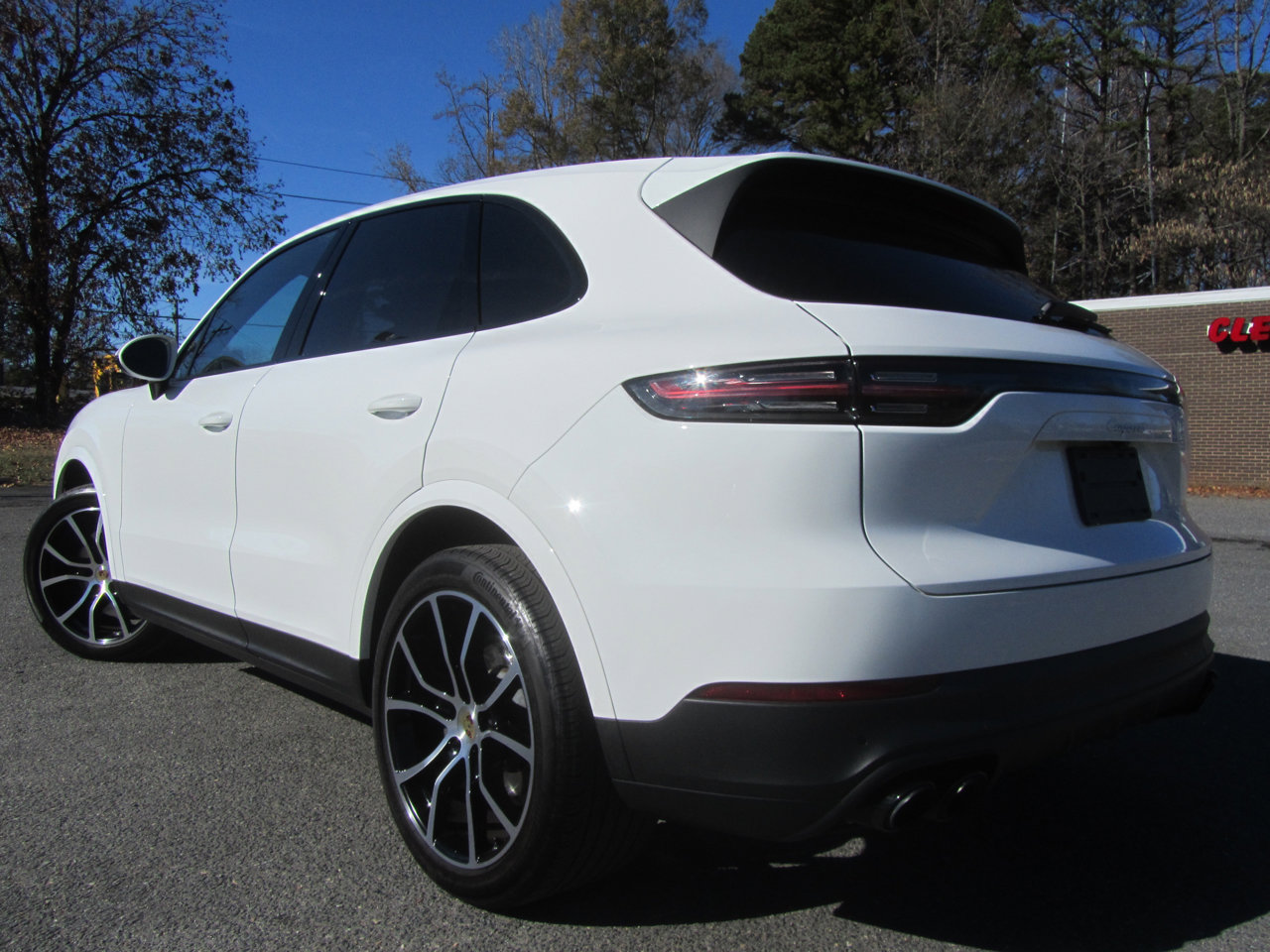 Used 2022 Porsche Cayenne image 8