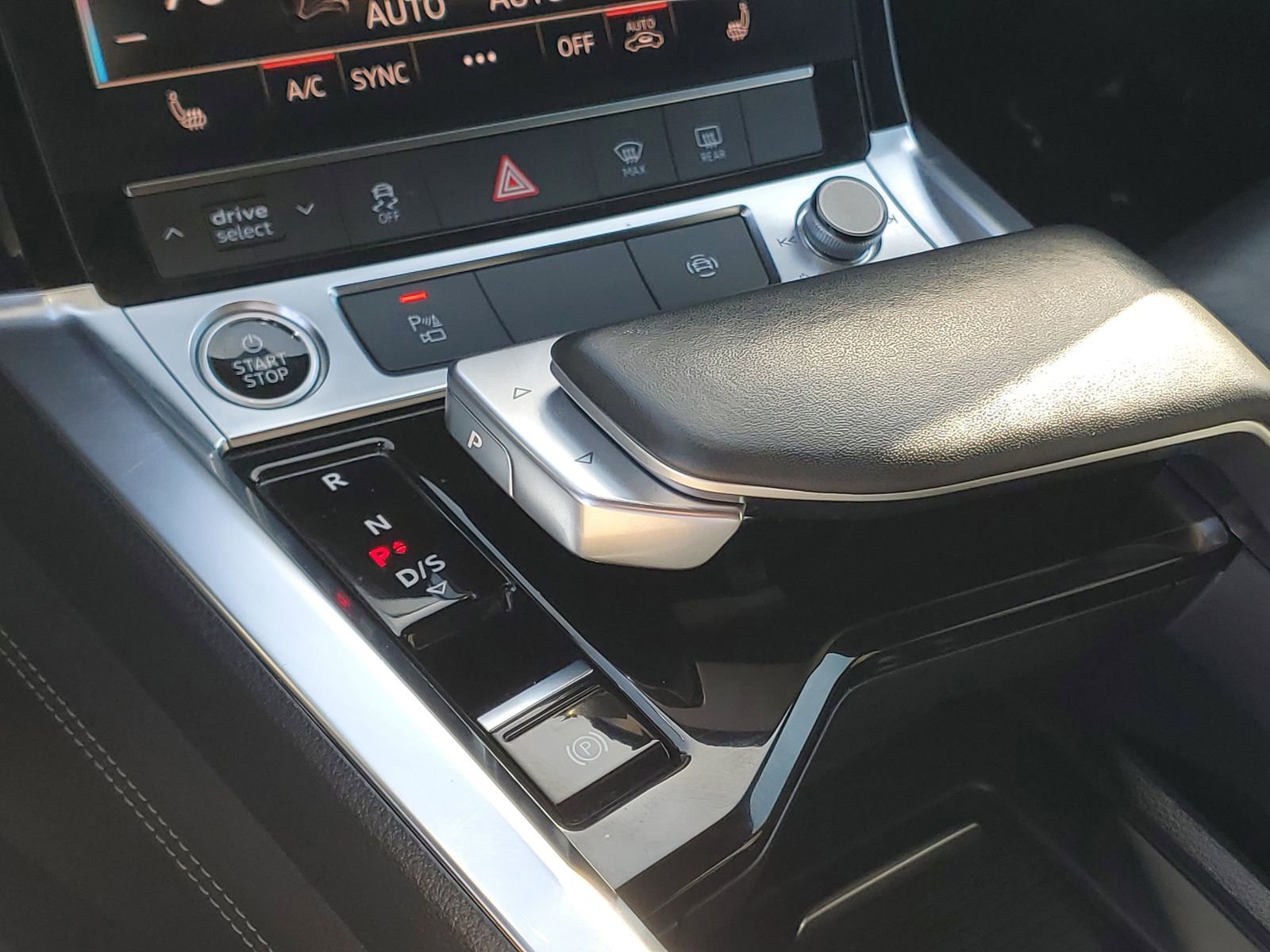 Used 2023 Audi e-tron Premium image 31