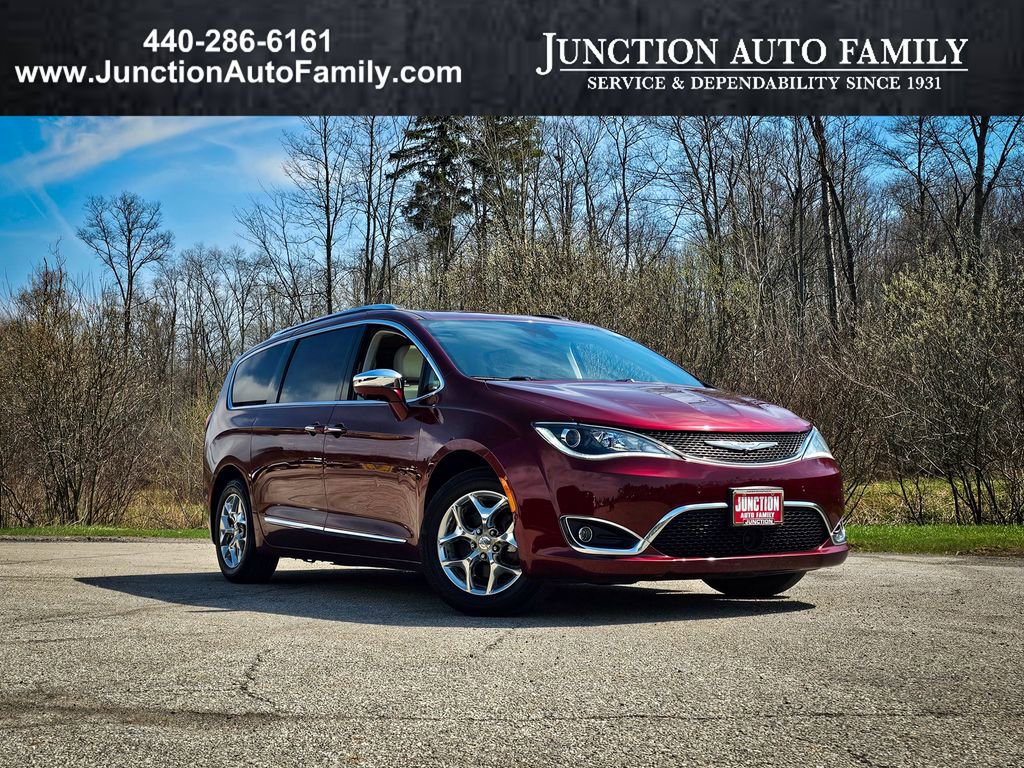 Used 2017 Chrysler Pacifica Limited w/ UConnect Theater Package image 1