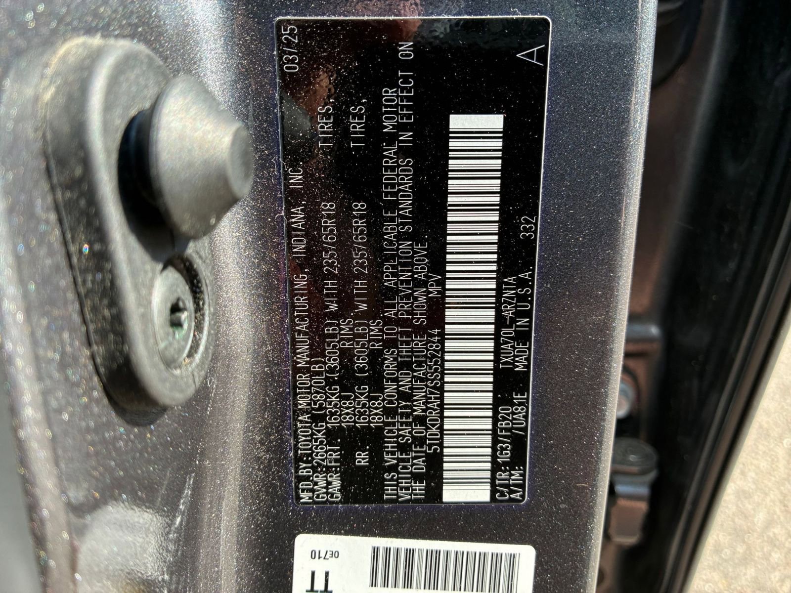 Used 2025 Toyota Highlander LE image 30