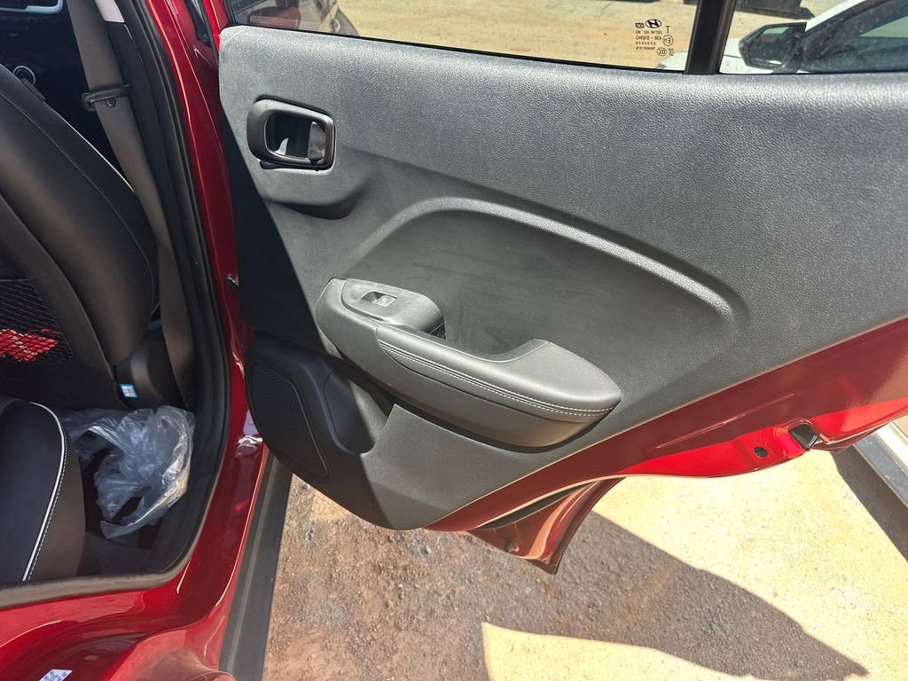 Used 2022 Hyundai Venue Limited image 15