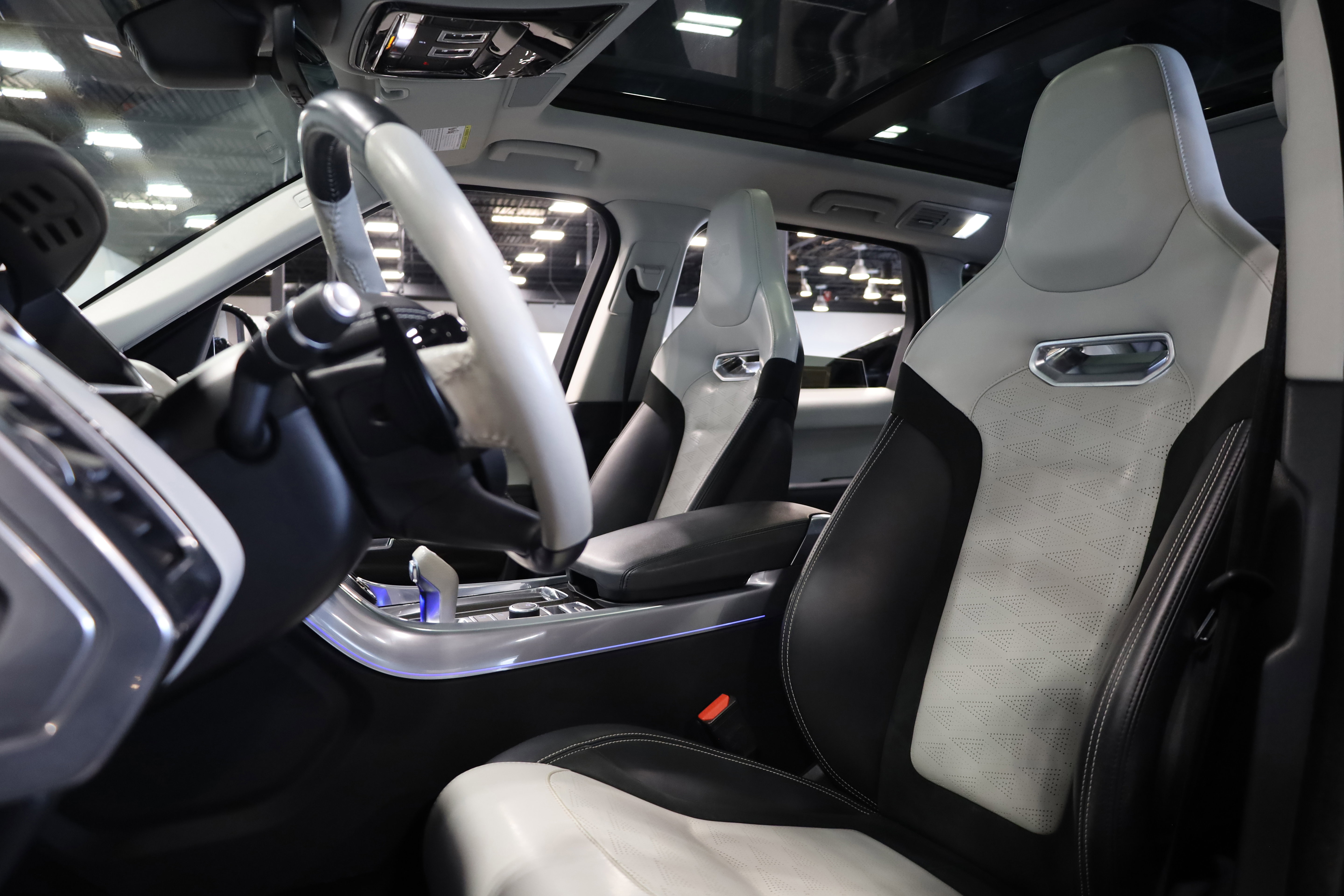 Used 2022 Land Rover Range Rover Sport SVR Carbon Edition image 14