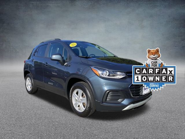 Used 2022 Chevrolet Trax LT w/ LT Convenience Package image 2