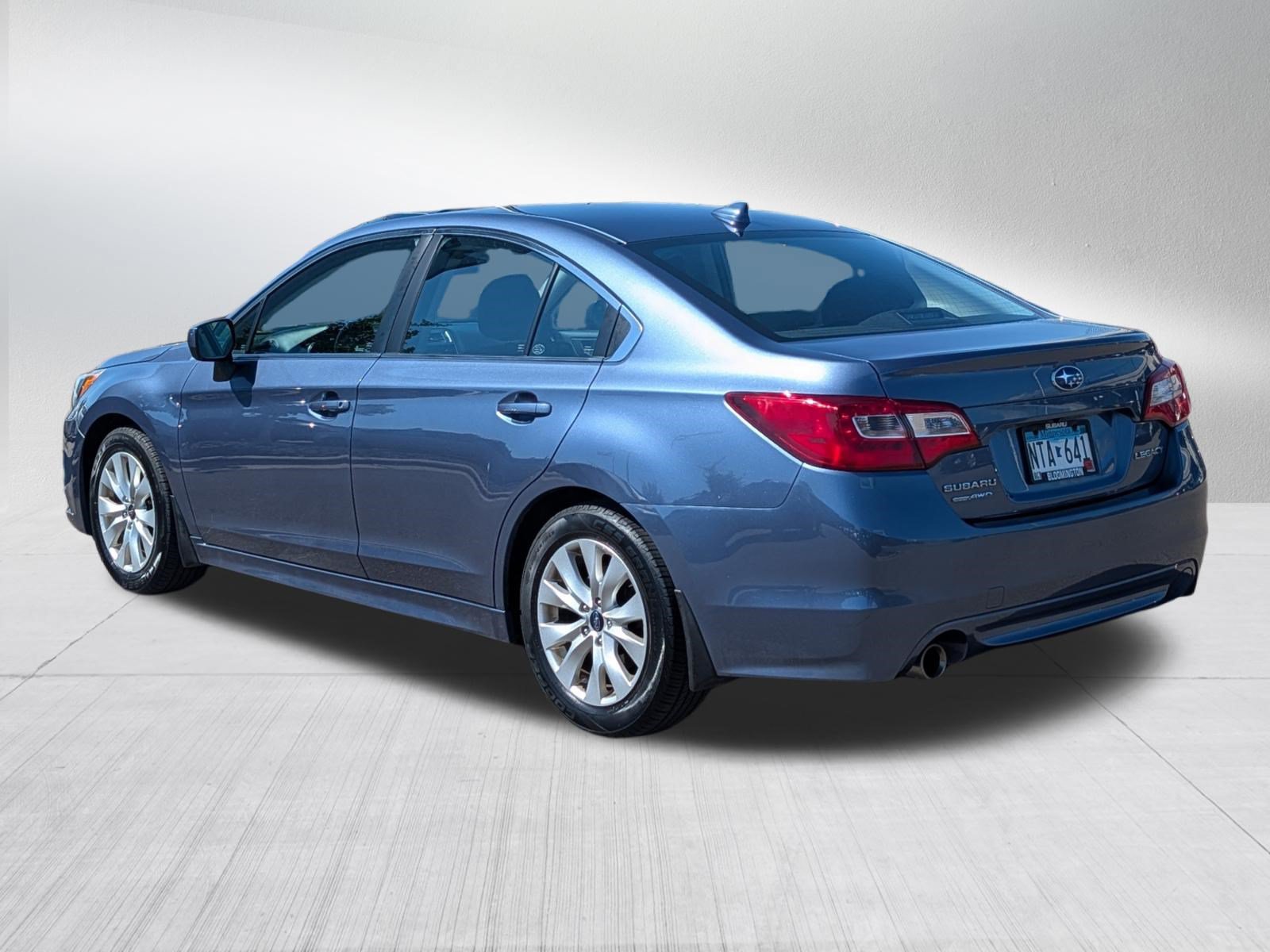 Used 2016 Subaru Legacy 2.5i Premium w/ Popular Package #2 AWD/4WD image 3