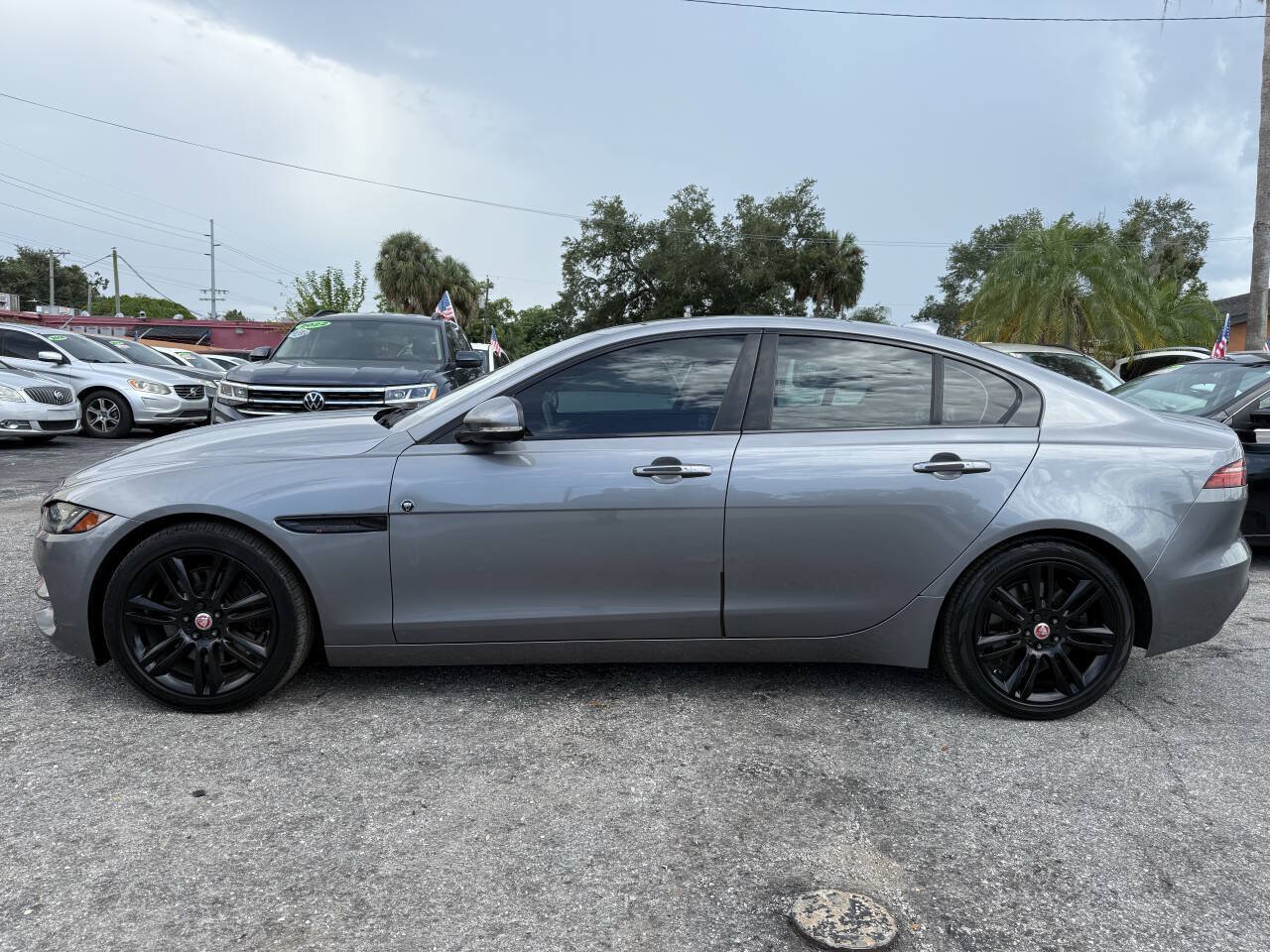 Used 2020 Jaguar XE S RWD image 4