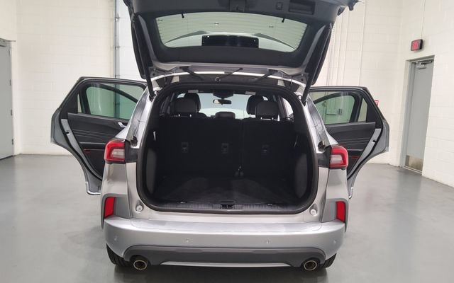 Used 2023 Ford Escape ST-Line w/ Tech Pack #1 FWD image 16
