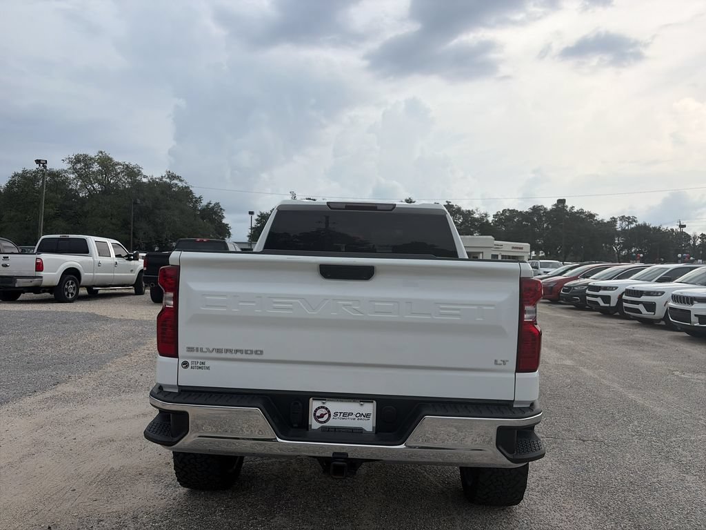 Used 2025 Chevrolet Silverado 1500 LT AWD/4WD image 5