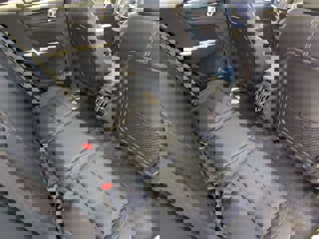 Certified 2025 Volvo XC40 B5 Plus w/ Climate Package image 15