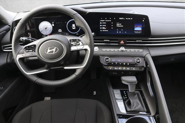 New 2025 Hyundai Elantra SEL image 25