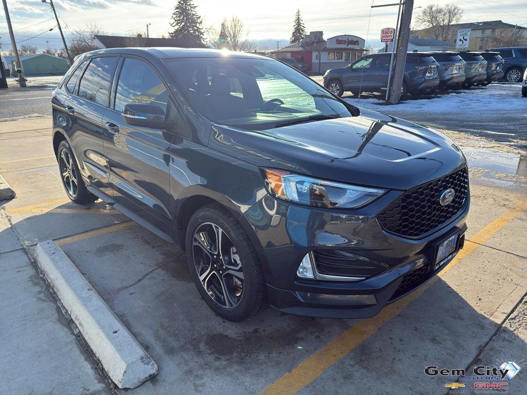 Used 2023 Ford Edge ST image 4