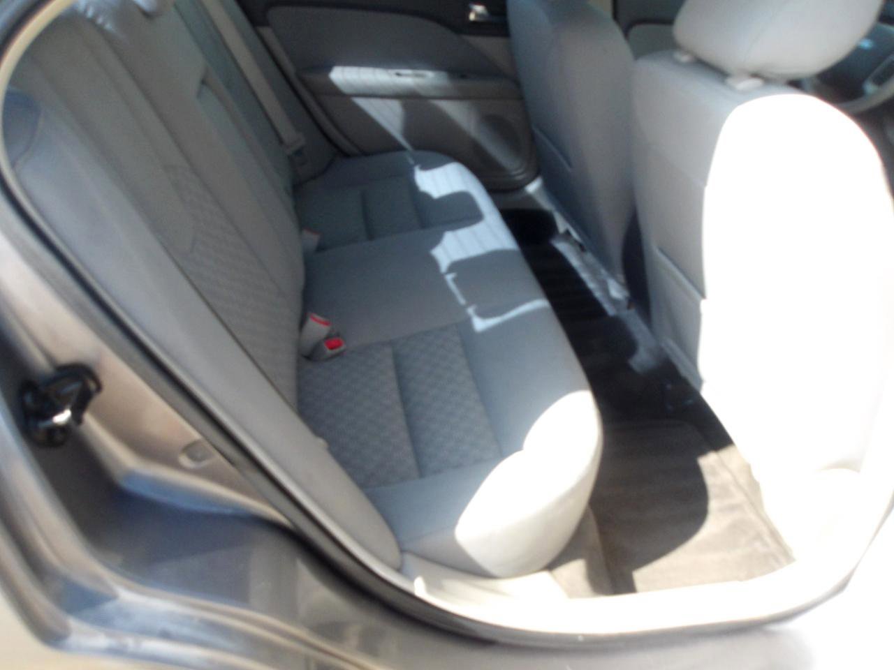 Used 2012 Ford Fusion SE FWD image 8
