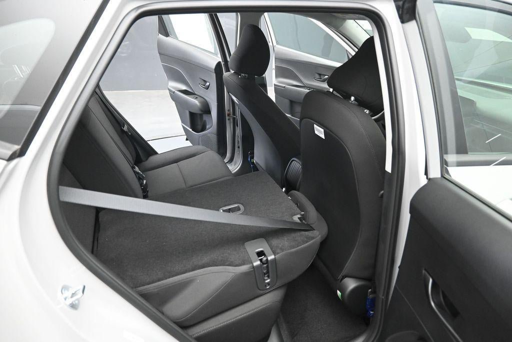 New 2027 Hyundai Kona SE FWD image 28