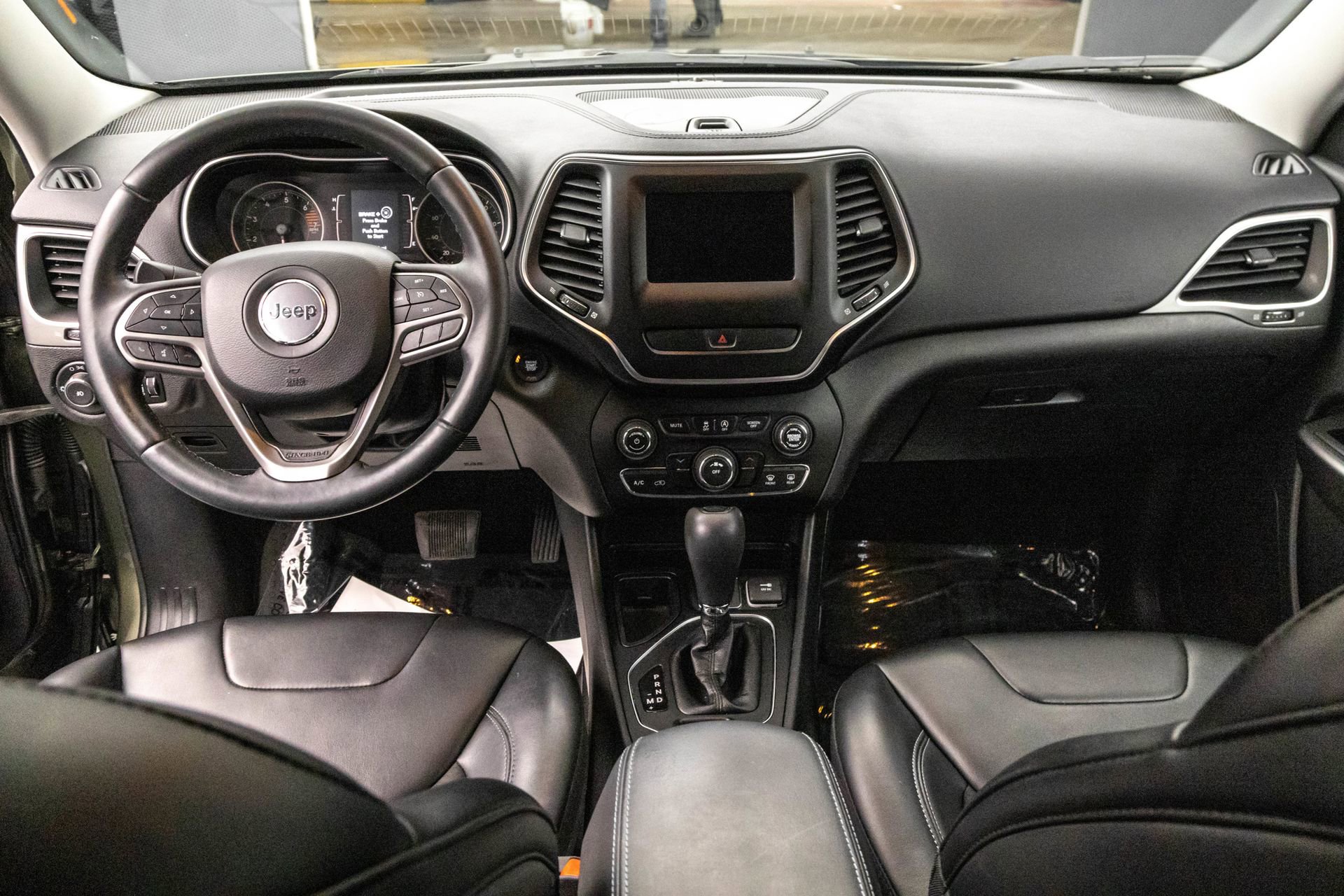 Used 2019 Jeep Cherokee Latitude Plus image 30