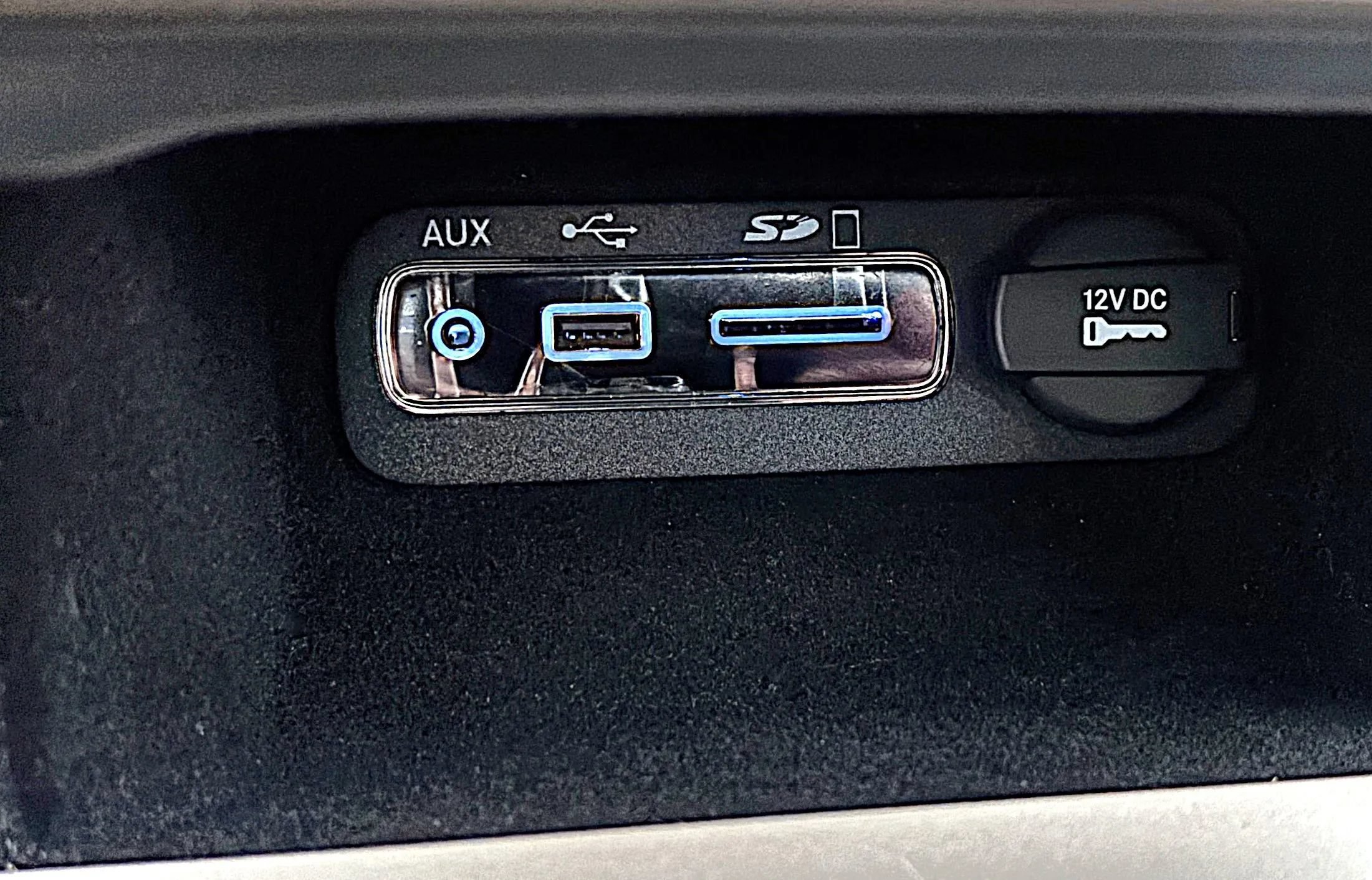 Used 2014 Jeep Grand Cherokee Overland AWD/4WD image 25